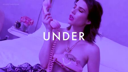 Emma Roberts desnuda: ella también tiene placeres culpables - Cosmopolitan Under the Covers (2019) HD 1080p - sin censura / Emma Roberts