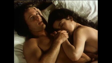 Catherine Zeta-Jones desnuda - Catalina la Grande (Alemania-Reino Unido, 1996)