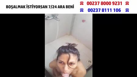 Ali, el peluquero, se hace una mamada con una chica turca en el baño (PORNO TURCO) (FILTRACIÓN TURCA)