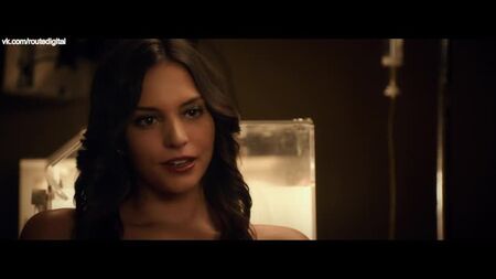 Genesis Rodríguez - Hours (2013) 1080p ¿Desnuda en la web? ¡Qué sexy! Ver online