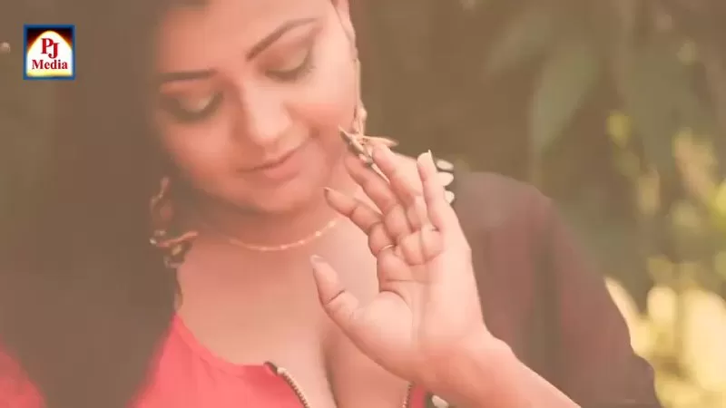 Saree Lover Sex Videos - Hot saree lover.black saree Big boobs enjoy sex fleeing