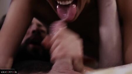 Janice Griffith, Tommy Pistol, morenas, esperma, falda, con condón, corrida en el culo, con barba