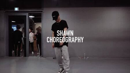 1Million Dance Studio: «Hotline Bling» (remix) - Drake y Shawn (coreografía)