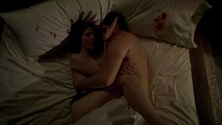 Todas las escenas de sexo con Mary Louise Parker desnuda de «Weeds» en HD 720p