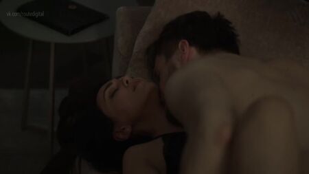 Nazanin Boniadi - Counterpart, temporada 2, episodio 5 (2018) HD 1080p ¿Desnuda? ¡Qué sexy! Ver online