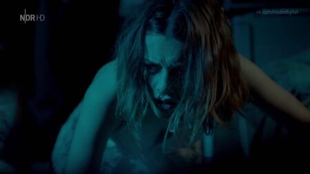 Simone Geissler, Valerie Stoll Nude - Donde no hay sombras (2018) HD 720p Ver en línea