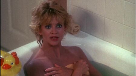 Goldie Hawn desnuda - Wildcats (1986)