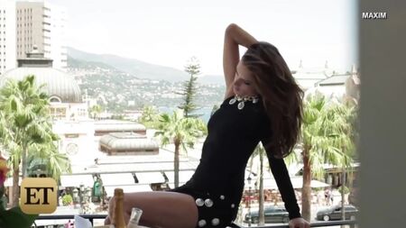 Alessandra Ambrosio posa completamente desnuda en la portada de Ma