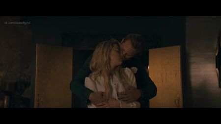 Amber Heard, etc. Desnuda - The Stand, temporada 1, episodios 6 y 7 (2021) HD 1080p Ver online / Amber Heard - The Stand