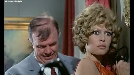 Brigitte Bardot, Annie Girardot - Las novicias (1970) ¿Desnuda? ¡Sexy! Ver online