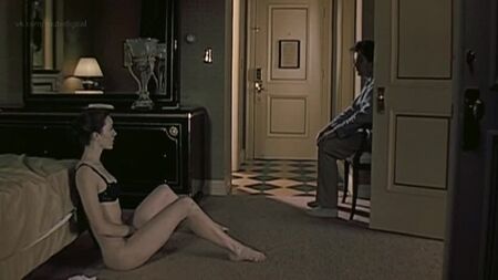 Molly Parker desnuda - El centro del mundo (2001) HD 720p Ver online