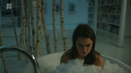 Rosabell Laurenti Sellers desnuda (cubierta) - Spides t1e7 (2020) HD 1080p Ver online / Rosabell Laurenti Sellers - Spides