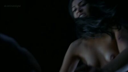 Janina Gavankar desnuda - True Blood, temporadas 5, episodios 9-11 (2012) HD 1080p Ver online / Janina Gavankar - True Blood