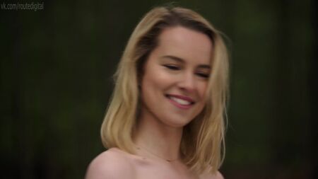 Bridgit Mendler - Padre del Año (2018) HD 1080p ¿Desnuda? ¡Qué sexy! Ver online / Бриджит Мендлер - Отец года