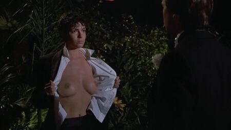Joyce Hyser desnuda - Just One Of The Guys (1985) HD 1080p Web-DL Ver en línea / Joyce Hyser - El chico perfecto