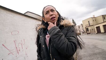 PublicAgent - Killa Raketa - Una chica indonesia quiere dinero [Por dinero, Sexo ante la cámara, Sexo en público, Novedades, 2022, Pillados]