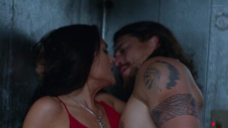 Christina Ochoa desnuda - Animal Kingdom - T1E6 (EE. UU., 2016) 1080p