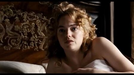 Emma Stone desnuda - La favorita (2018) Ver online