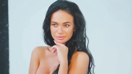 Yana Koshkina desnuda