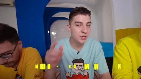 VLAD A4 PAPEL GLENT KOBYAKOV ¡DESAFÍO DE COMIDA GRANDE, MEDIANA O PEQUEÑA!