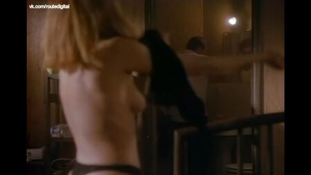 Marg Helgenberger desnuda - Cuentos de la cripta (1991), temporada 3, episodio 12. Ver online