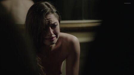 Matilde Gioli desnuda - Un lugar seguro (2016) [HD 1080p WEB-DL]