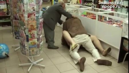 En la tienda (Casero, porno, sexo, follar, duro, tetas, culo, sexo oral, anal)