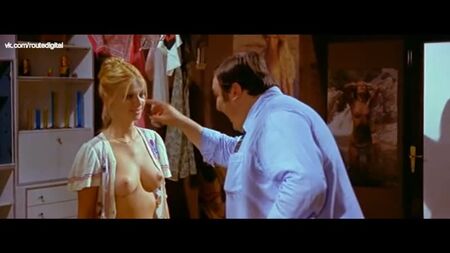 Gloria Guida, Ilona Staller desnudas - La estudiante de instituto (The Teasers, Italia, 1975) Ver online / Gloria Guida, Ilona Staller - La estudiante de instituto