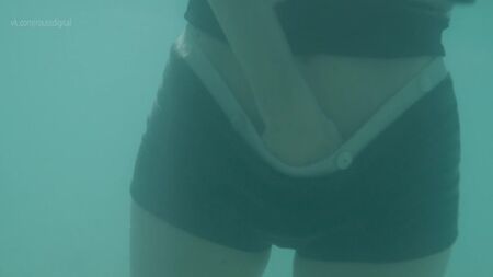 Hanna Alstrom, Carice van Houten desnudas (ocultas) - *Skleneny pokoj* (La habitación de cristal, 2019) HD 1080p Ver en línea