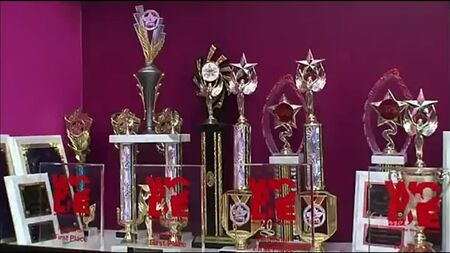 Dance Moms, temporada 2, episodio 9 [Topless Showgirls] (episodio prohibido)