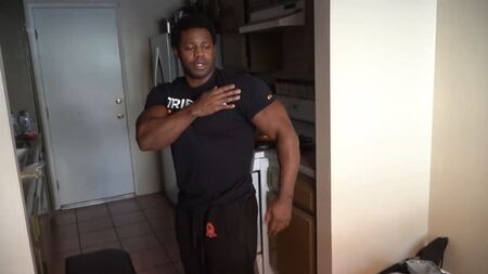 Entrenamiento de poses con Breon Ansley