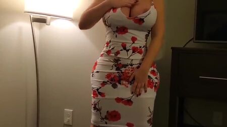 Se le subió el vestido y se folló a una mujer voluptuosa a cambio de dinero, vídeo porno casero en primera persona, culo redondo, MILF, pawg curvilínea, tetas en HD (Hot&Horny)