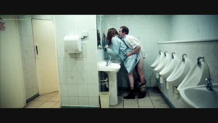 Karen Gillan desnuda - La fiesta acaba de empezar (2018) HD 1080p Ver online / Karen Gillan - La fiesta acaba de empezar