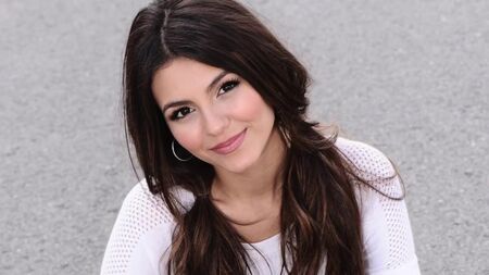 Victoria Justice: una recopilación sexy de vídeos musicales