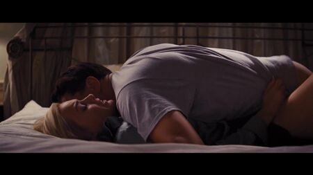 Margot Robbie y otras actrices desnudas y sensuales - El lobo de Wall Street (2013) HD 1080p
