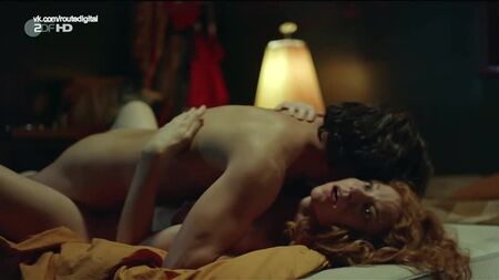 Marleen Lohse desnuda en «Bella Germania», temporada 1, episodio 3 (2019) - 1080p. Ver online / Марлен Лозе