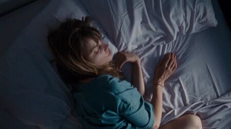 Sylvia Hoeks desnuda - «All Those Sunflowers» (2014) HD 720p