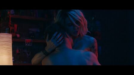 Kate Beckinsale desnuda – Jolt (2021) HD 1080p Ver online / Kate Beckinsale: una belleza en plena forma