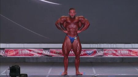 Posado en el Tampa Pro 2021: «Iain Valliere», categoría Open masculina de culturismo