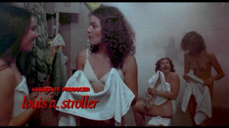 Sissy Spacek, Nancy Allen, Amy Irving y Cindy Daly desnudas - Carrie (1976)