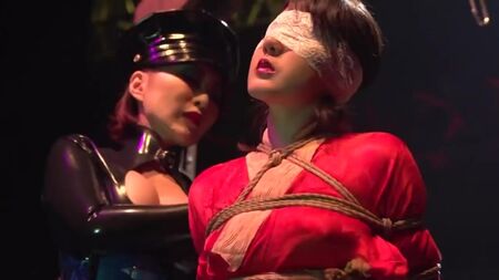 Bondage japonés con cuerdas en Montreal