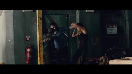 Alexandra Daddario sexy - San Andreas (2015) HD 1080p Web-DL