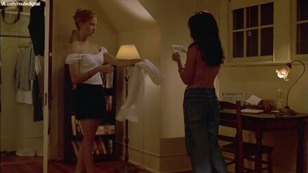 Susan Ward desnuda, Lori Heuring, Erinn Bartlett, Laurie Fortier - The In Crowd (2000) 1080p Ver online