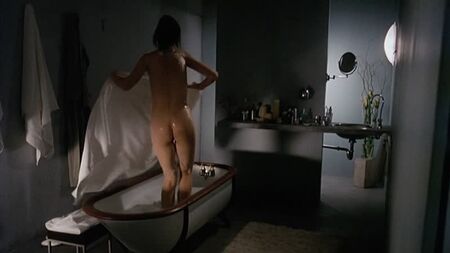 Charlotte Gainsbourg desnuda - El intruso (1999) HD 1080p Ver online