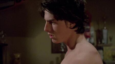 Tom Cruise aparece desnudo de frente en «All The Right Moves»