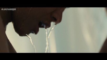 Zoe Saldana desnuda - Colombiana (2011) HD 1080p Ver en línea