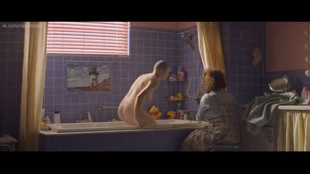 Joey King desnuda y sexy - The Act (2019) T1 en HD 1080p. Ver online