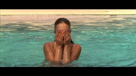 Carolina Crescentini desnuda - La noche antes de los exámenes (2007) HD 1080p