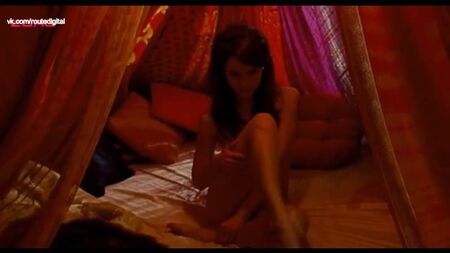 Kristen Hager desnuda en «Manson, My Name Is Evil» (2009). Ver en línea