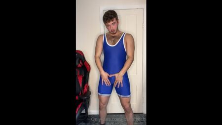 Joshbigosh [Porno gay en OnlyFans]